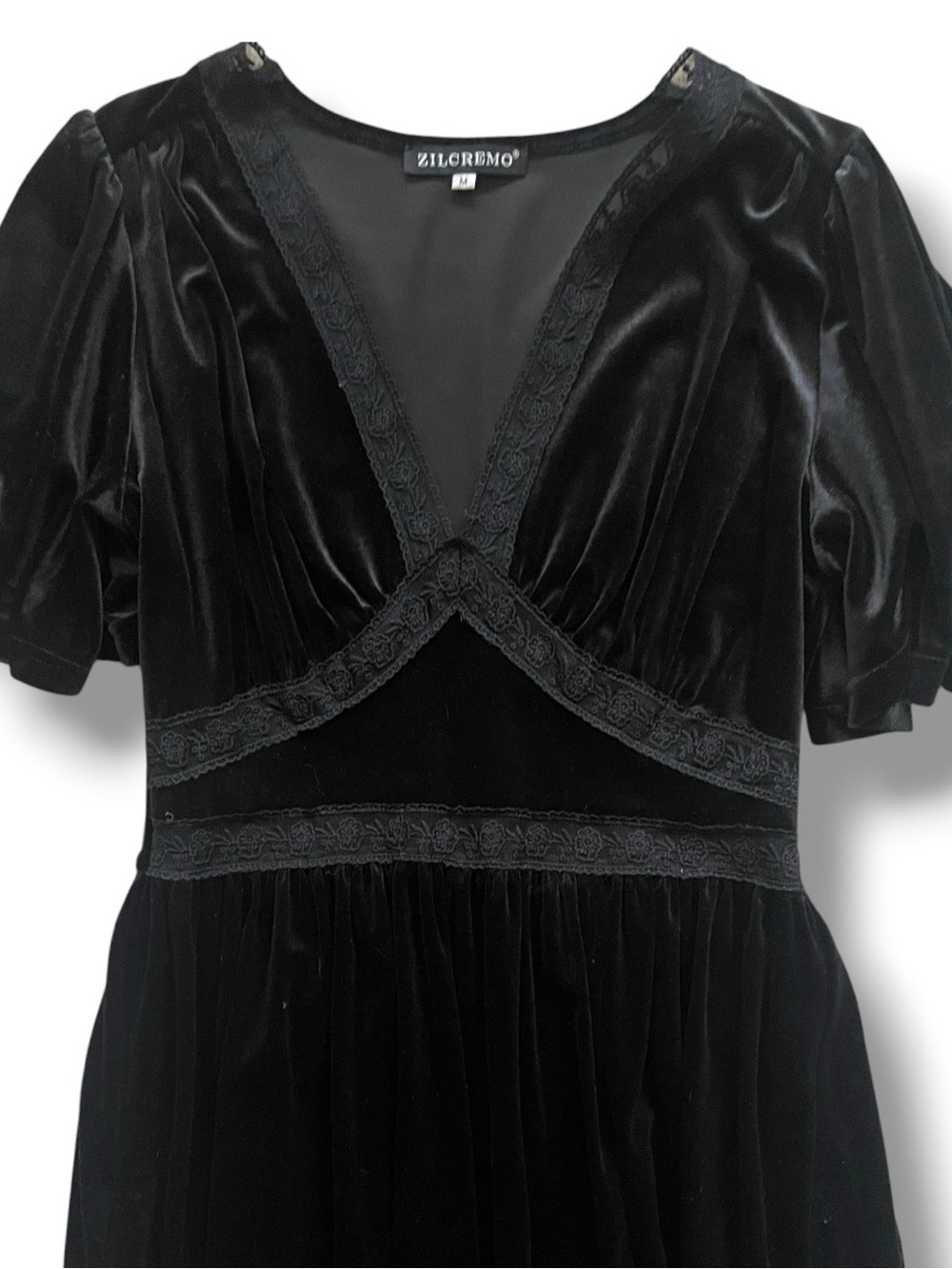 🖤 ZILORENZO Black Velvet Lace-Trim Dress — Size M